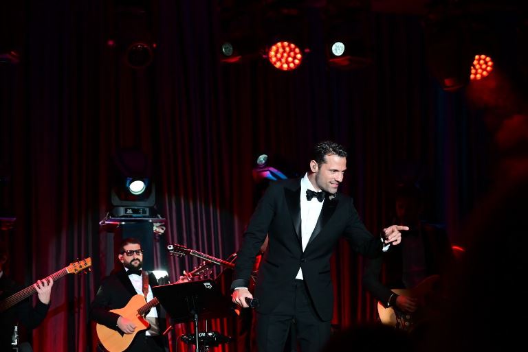 Konstantinos Argiros�tan Çira�an Sarayi�nda  Masals� Gece